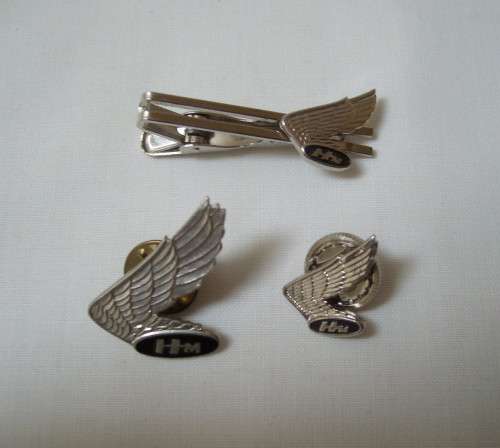 VINTAGE THREE PIECE HM WING HONDA MOTORCYCLE TIE CLIP & BADGES SET