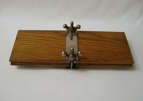 VINTAGE WOODEN FLOWER or LEAF PRESS