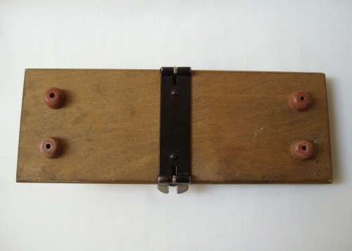 VINTAGE WOODEN FLOWER or LEAF PRESS