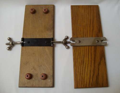 VINTAGE WOODEN FLOWER or LEAF PRESS