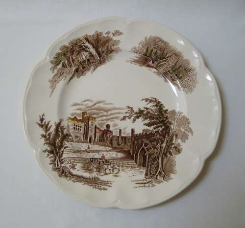 VINTAGE JOHNSON BROTHERS 'HADDON HALL' 25.5cm DINNER PLATE