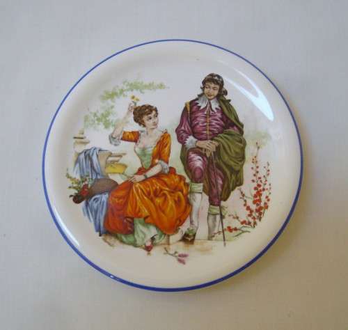 VINTAGE AB CERAMICS 'ROMANTIC COUPLE' 9.5cm MINIATURE PLATE