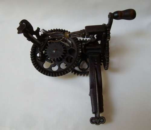 ANTIQUE AMERICAN SINCLAIR SCOTT CAST IRON TABLE-MOUNT HAND CRANK APPLE PEELER c1880s