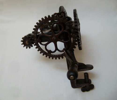 ANTIQUE AMERICAN SINCLAIR SCOTT CAST IRON TABLE-MOUNT HAND CRANK APPLE PEELER c1880s