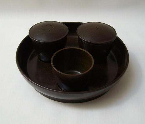 ART DECO ARTID BAKELITE CRUET SET
