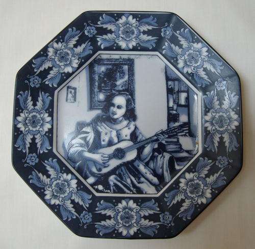 OUDE MOLEN DELFT 'LADY PLAYING MANDOLIN' PLATE