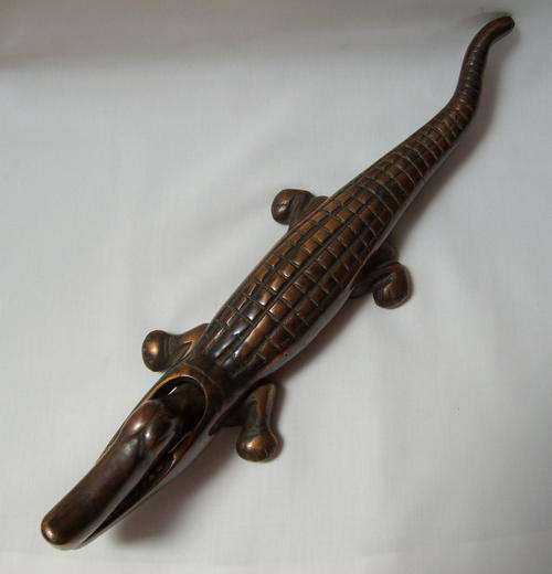 VINTAGE BRONZED CAST IRON CROCODILE NUT CRACKER
