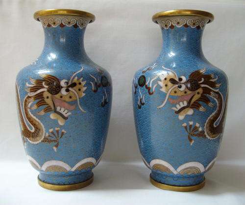PAIR OF VINTAGE CHINESE CLOISONNE VASES