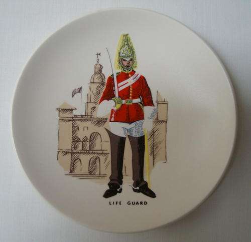 VINTAGE GUILD CRAFTS (POOLE) 'LIFE GUARD' 12cm PIN DISH