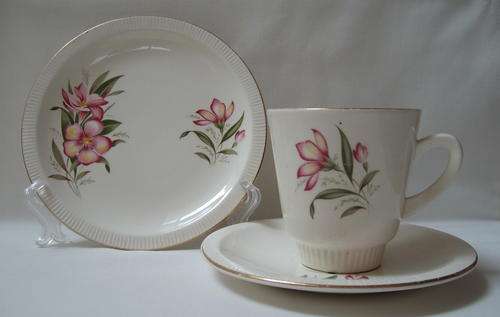 VINTAGE NORWEGIAN EGERSUND PINK FLORAL TEA TRIO