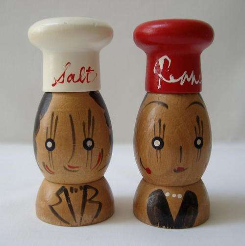 VINTAGE WOODEN 'CHEF'S' SALT & PEPPER SET c1950's