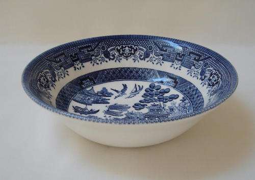 CHURCHILL CHINA BLUE WILLOW PATTERN DESSERT BOWL