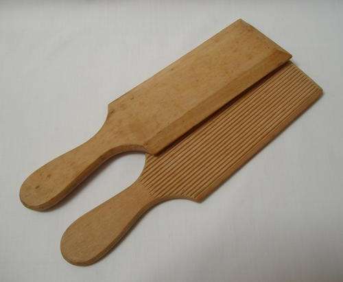VINTAGE PAIR OF WOODEN BUTTER PADDLES