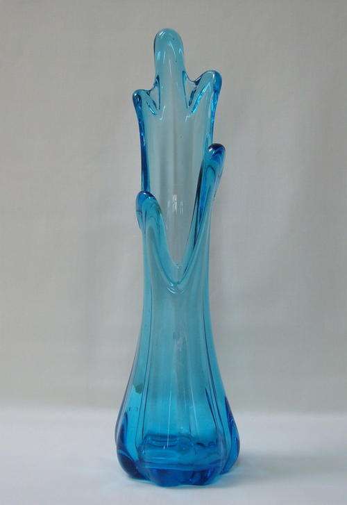 VINTAGE BLUE ART GLASS VASE