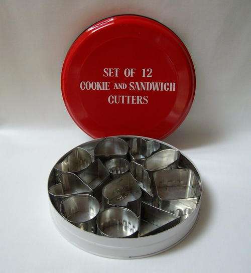 SET OF 12 COOKIE AND SANDWICH CUTTERS