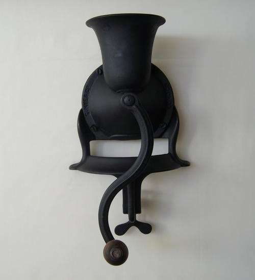 VINTAGE S NYE & Co LONDON No:3 CAST IRON COFFEE GRINDER c1940's
