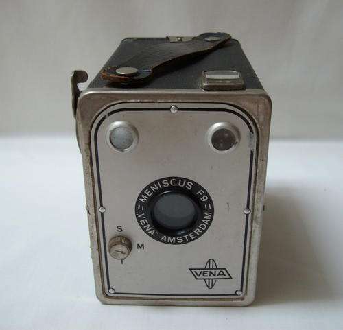 VINTAGE VENA MENISCUS F9 BOX CAMERA c1947
