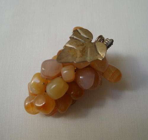 VINTAGE SEMI-PRECIOUS GEMSTONE BUNCH OF GRAPES