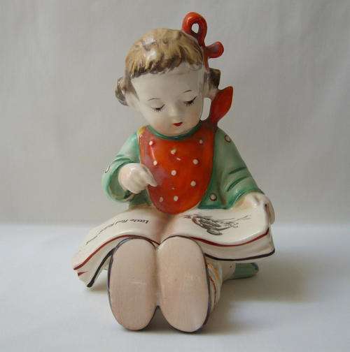 VINTAGE 'GIRL READING - LITTLE RED RIDING HOOD' BOOKEND FIGURINE c1950's