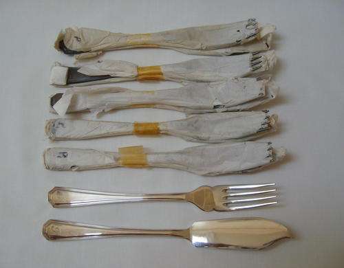 VINTAGE LEE & WIGFULL SHEFFIELD INSIGNIA PLATE 12pc FISH CUTLERY SET