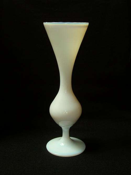 VINTAGE OPALESCENT MILK GLASS STEM VASE