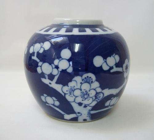 VINTAGE CHINESE KANGXI-STYLE BLUE & WHITE PRUNUS BLOSSOM GINGER JAR ~ No Lid!!!