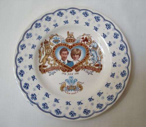 VINTAGE BARRATTS of STAFFORDSHIRE 'CHARLES & DIANA ROYAL WEDDING 1981' 17cm COMMEMORATIVE SIDE PLATE
