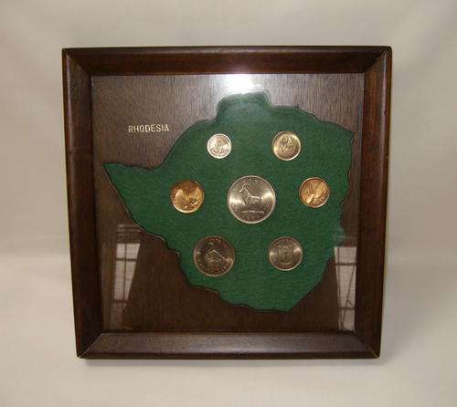 VINTAGE FRAMED RHODESIAN COIN SET WALL HANGING c1970's