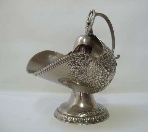 VINTAGE SUGAR SCUTTLE & SCOOP