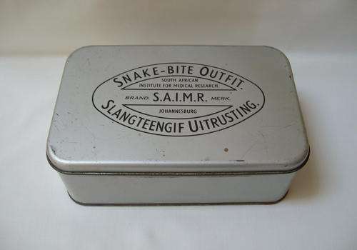 VINTAGE S.A.I.M.R. SNAKE-BITE OUTFIT TIN & CONTENTS c1960