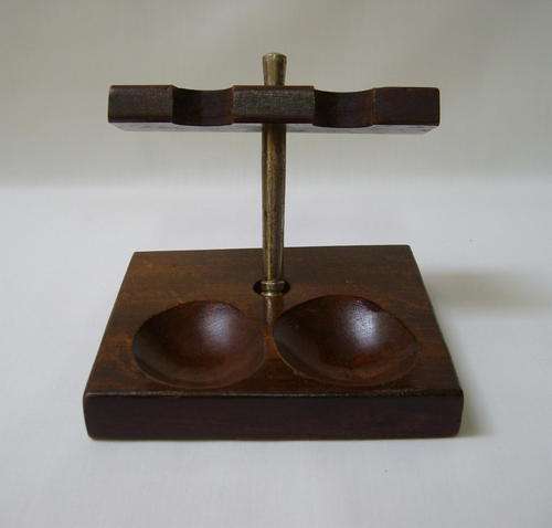 VINTAGE WOODEN PIPE STAND FOR TWO PIPES