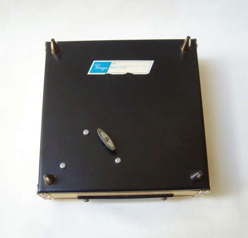 VINTAGE GINGA MADE IN JAPAN `SPANISH ROMANCE` MUSICAL JEWELLERY BOX c1960s