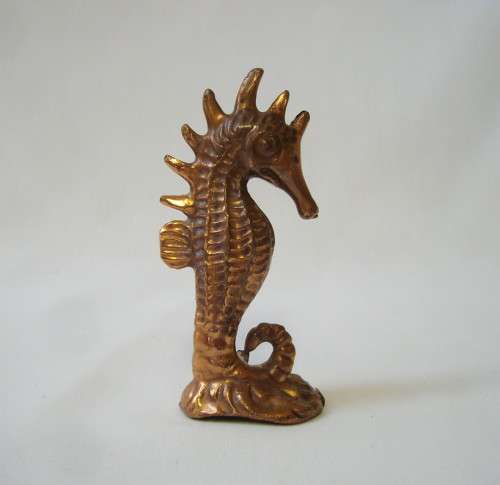 VINTAGE CAST COPPER 7.5cm MINIATURE SEAHORSE FIGURINE