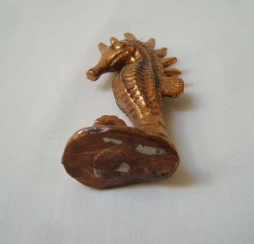 VINTAGE CAST COPPER 7.5cm MINIATURE SEAHORSE FIGURINE