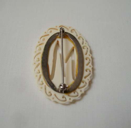 VINTAGE CARVED BONE LETTER 'M' COSTUME JEWELLERY BROOCH