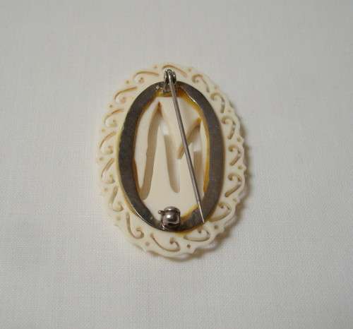 VINTAGE CARVED BONE LETTER 'M' COSTUME JEWELLERY BROOCH