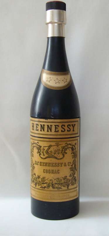 VINTAGE HENNESSY COGNAC MUSICAL CIGARETTE DISPENSER