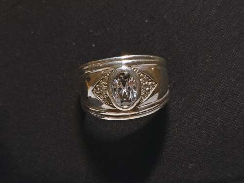 DAZZLING SOLID 925 STERLING SILVER RING!!