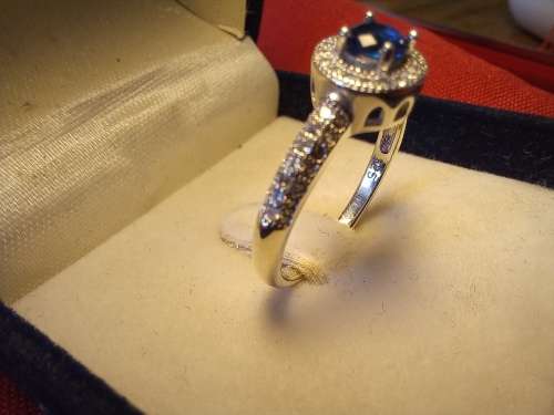 DAZZLING 925 STERLING SILVER RING