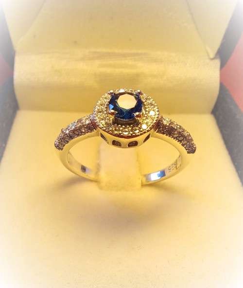 DAZZLING 925 STERLING SILVER RING
