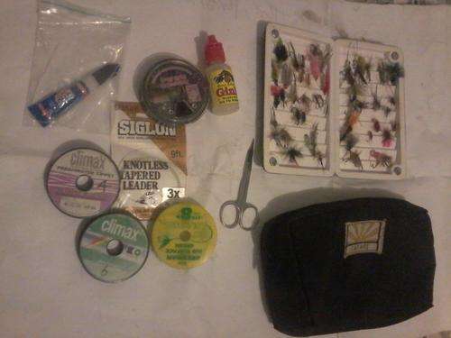 Fly Fishing Box/ Flies/ Leader line/ Split shot/ Carry pouch