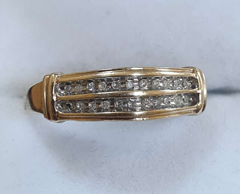 HALLMARKED 10K Yellow Gold Ring with 0.22ct NATURAL Diamonds