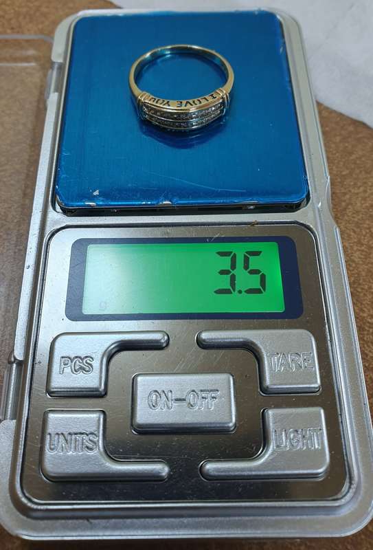 HALLMARKED 10K Yellow Gold Ring with 0.22ct NATURAL Diamonds