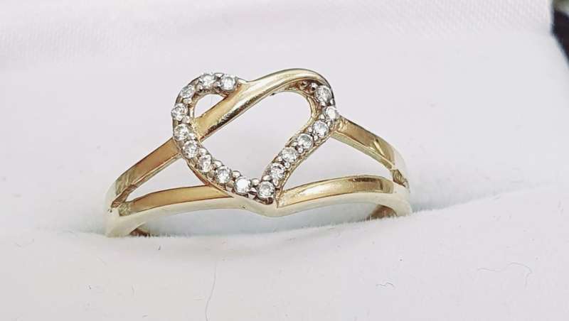9K YELLOW GOLD RING FROM NWJ.