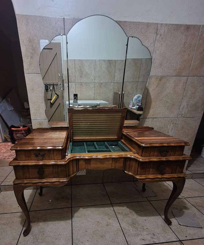 COLLECTION ONLY - AUTHENTIC VICTORIAN  MAKEUP VANITY / DRESSER TABLE WITH FOLDABLE BUTTERFLY MIRROR.