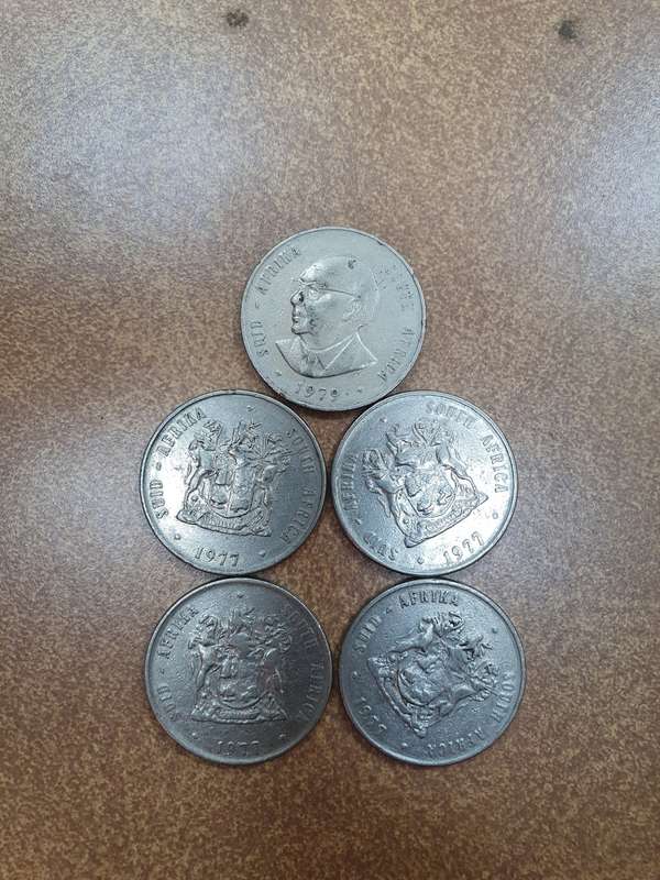 5 x OLD SOUTH AFRICAN R1 COINS.