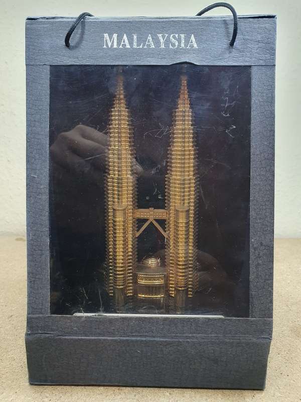 NEW CAST METAL MALAYSIAN TWIN TOWER SOUVENIR WITH CLOCK.