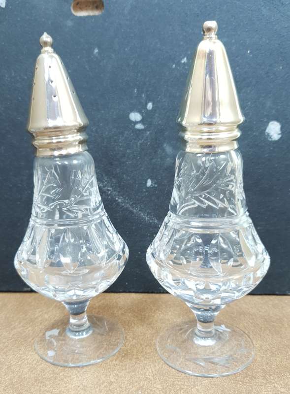 LUXURY CRYSTAL SALT & PEPPER SET BY STUARTS - ENGLAND.
