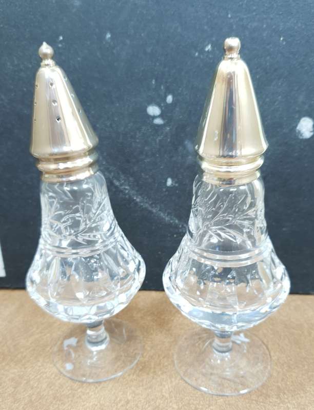 LUXURY CRYSTAL SALT & PEPPER SET BY STUARTS - ENGLAND.