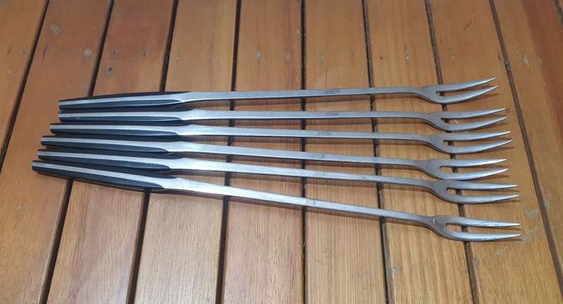 VINTAGE SECONDHAND QUALITY JAPAN MADE FONDUE SKEWERS SET.